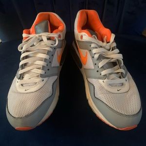 Nike Air Max Navigate Size 11. White/Orange